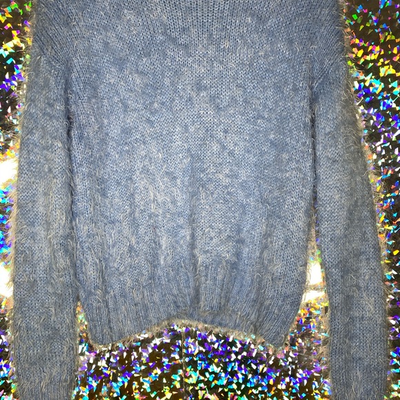 ❄️Baby blue fuzzy sweater❄️ - Picture 3 of 8